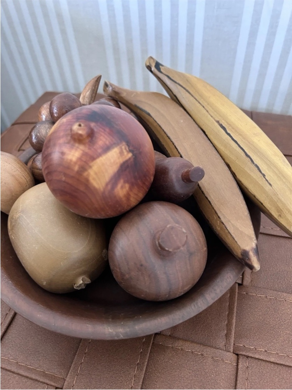 Vintage Mid Century Modern John Cowden Hand Carved Wood Mixed Fruit and Bowl - Picture 4 of 6